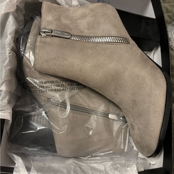 Nine West bootie, gray fabric size 6 - Picture 3 of 4